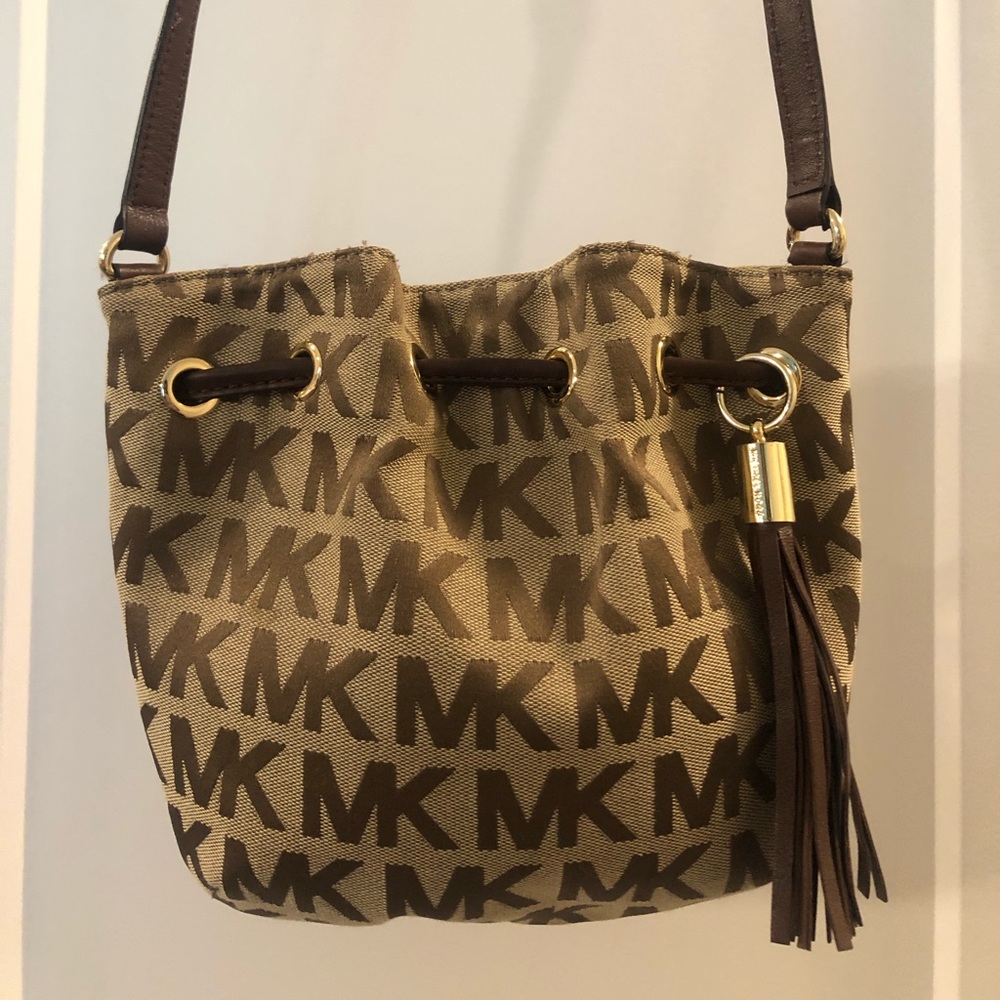 Authentic Michael Kors Signature Crossbody
